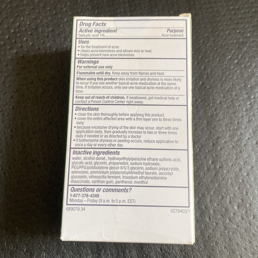 Vichy Normaderm BHA Exfoliating Serum Salicylic Acid‎ Acne Treatment (1 fl. oz.) - Picture 8 of 9